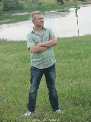 Прикладываю свое фото, что бы встреча не была шоком :) Правда за год я прибавил пару килограмм :)