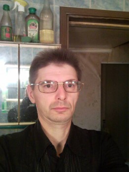 Приглашаю,познакомлюсь изол. ком. в 2-х.к.кв.Дев.до 33 жел.курящей свободную от отношений без дет.и жив.Любовь отношения - я.jpg