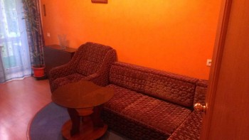 Ищу девушку для совместного проживания  - L8HDbfcQ-4E.jpg