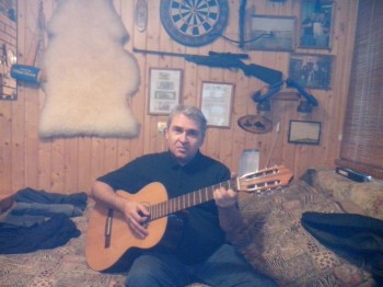 Сниму за помощь по хозяйствучасть дома дачи - ПЕРХУШКОВО_ТИПА_с_ГИТАРОЙ.jpg